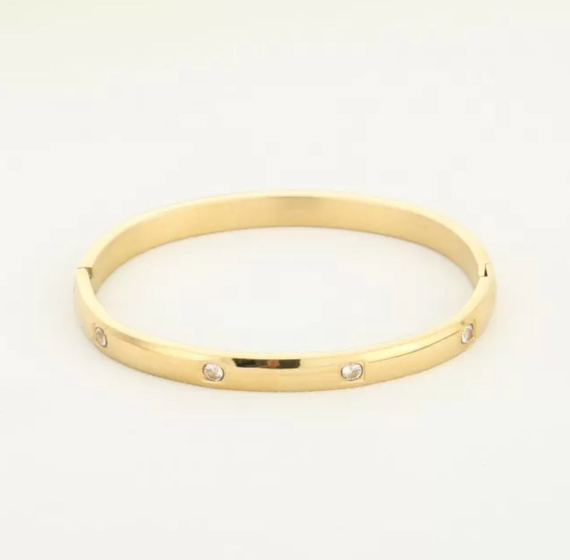 Bangle diamond gold